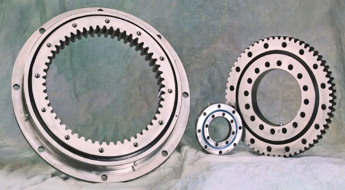 How to Choose Between Internal and External Gear Slewing Bearings?
