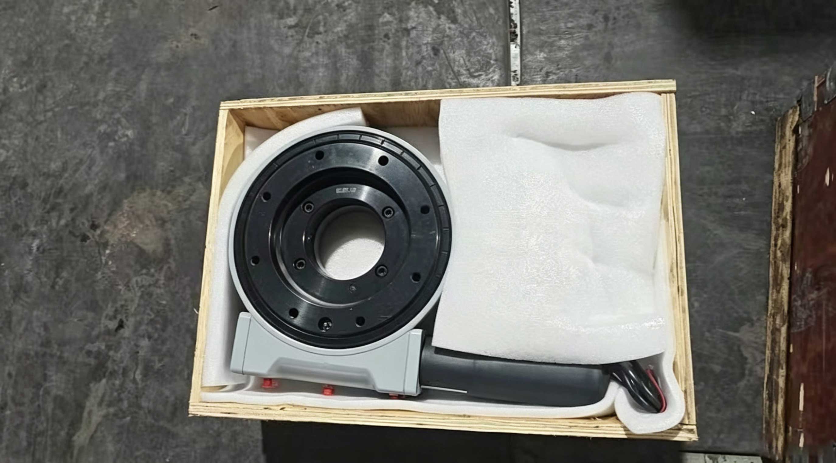 LyraDrive Worm Slew Drives Shipped to the US for Utility Fleet Integration